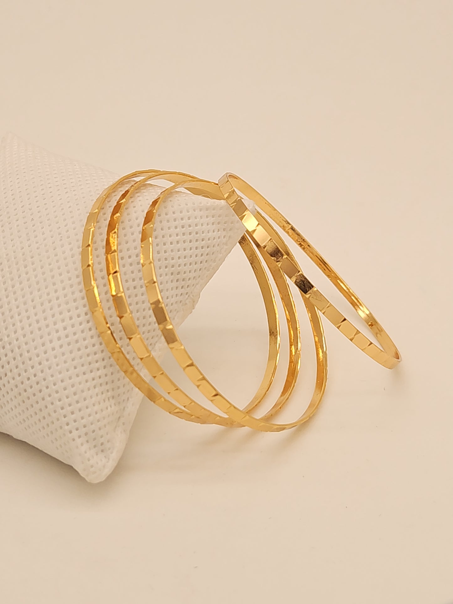 Anti Tarnish Gold Plated Glass Bangles itscg170