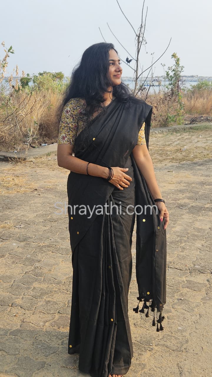 Cotton Blend Saree With Blouse Piece