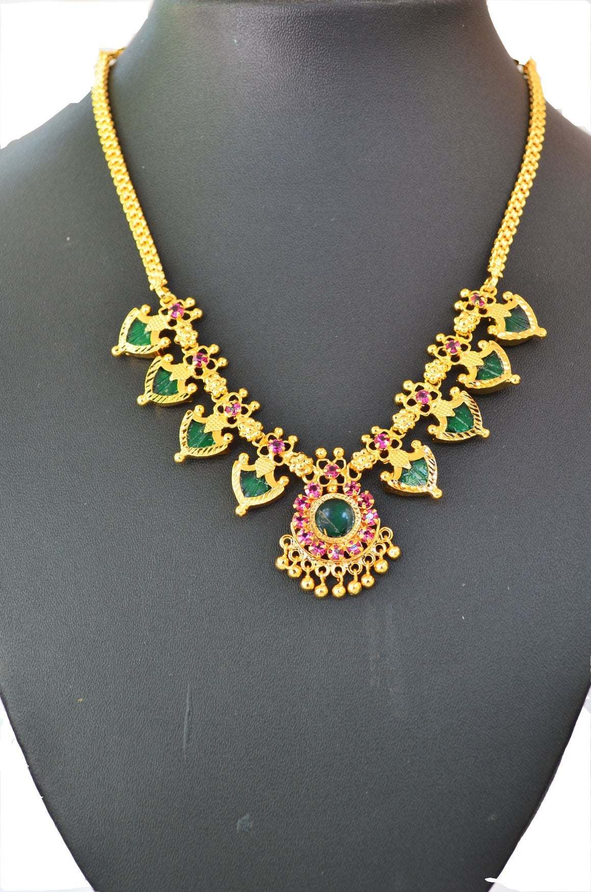 Green palakka necklace with 8 palakka - by Shrayathi