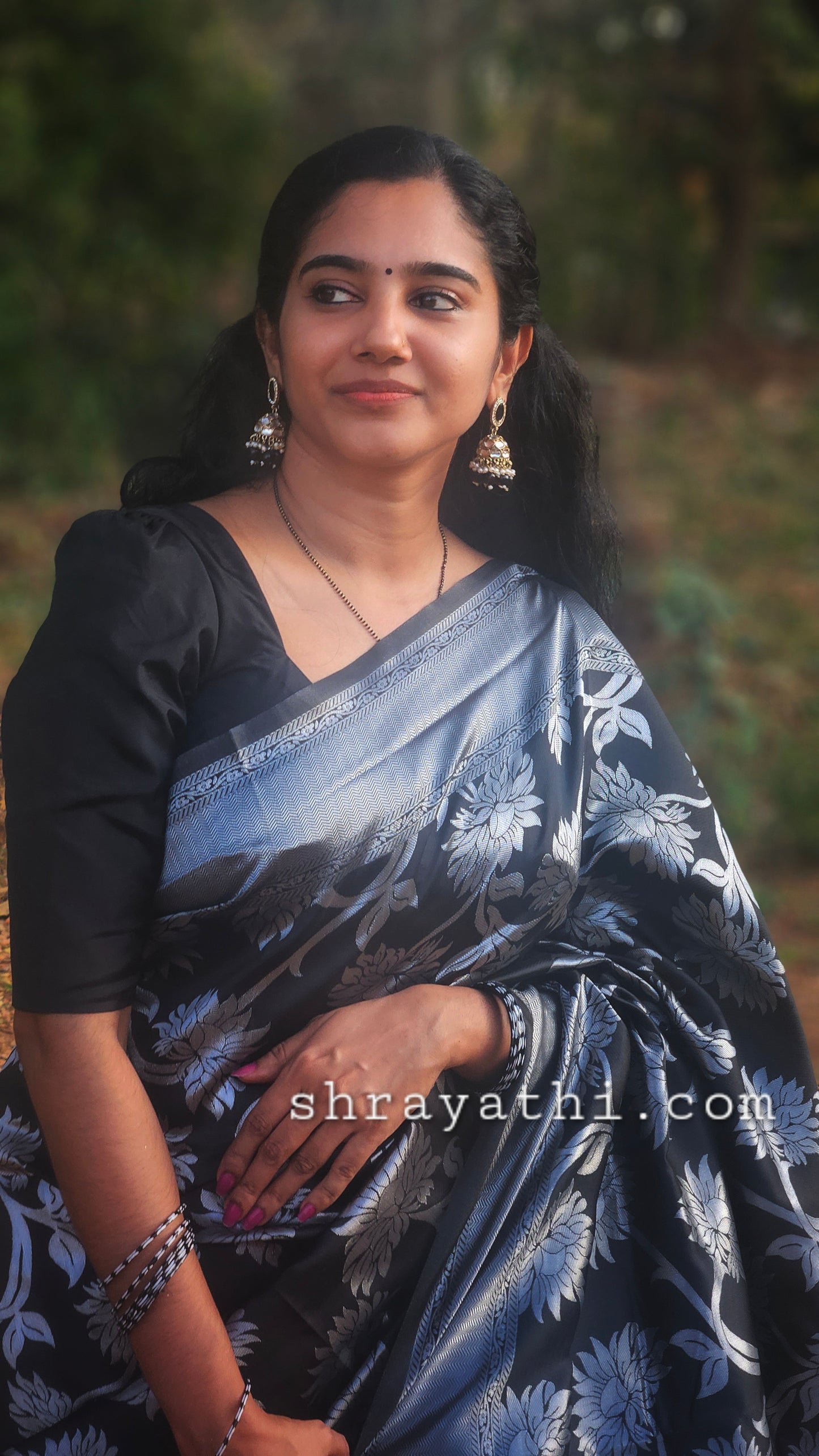 Litchi Silk Saree With Blouse Piece