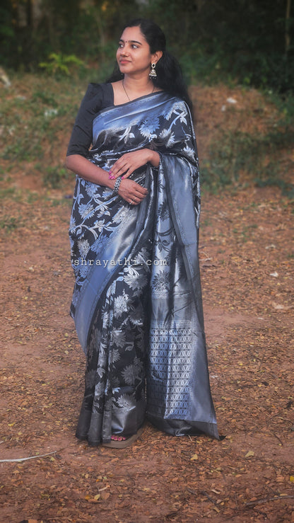 Litchi Silk Saree With Blouse Piece