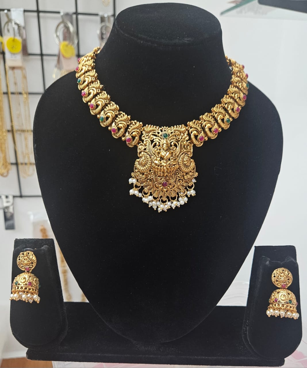 Antique Necklace Set